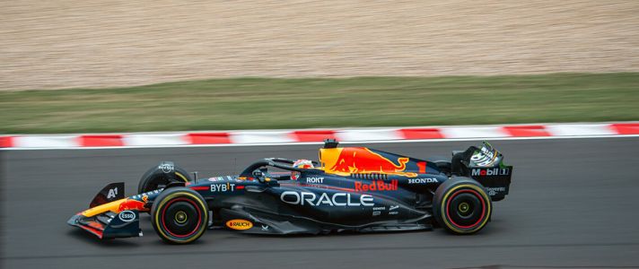 Max Verstappen en zijn racewagens: een kijk op wat er in zijn garage staat